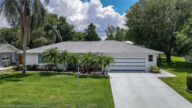 316 Fox Rd, Lake Placid, FL 33852 - single story home with a garage and a front lawn