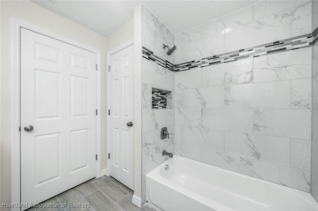 4818 Sturgeon Dr, Sebring, FL 33870 - bathroom featuring tub / shower combination