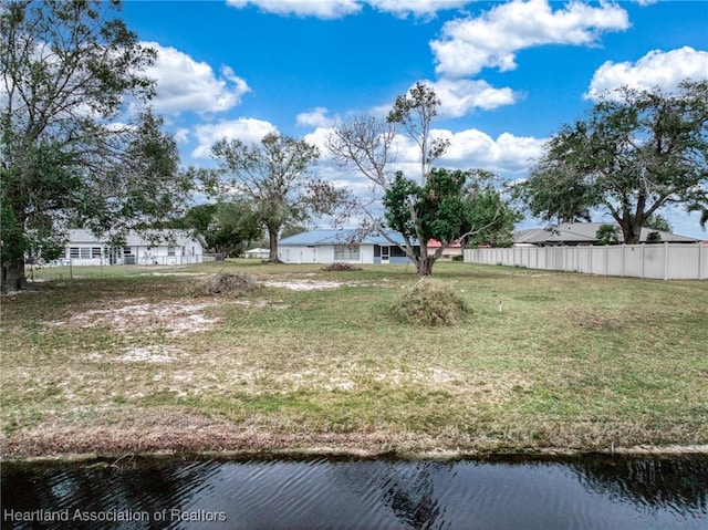 view of yard featuring a water view