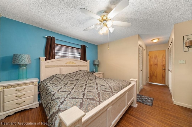 158 Parkview Cir, Lake Placid, FL 33852 - bedroom featuring wood finished floors, a textured ceiling, and a ceiling fan