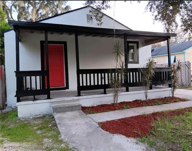 view of front of home with covered porch