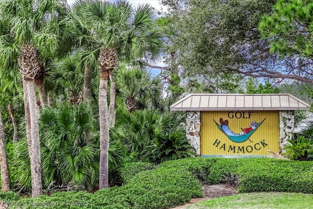 view of community / neighborhood sign