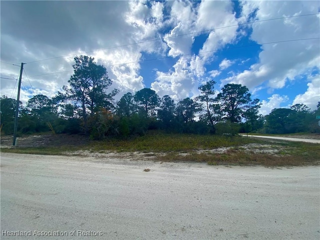 Listing photo 2 for 540 Summer Dr, Lake Placid FL 33852