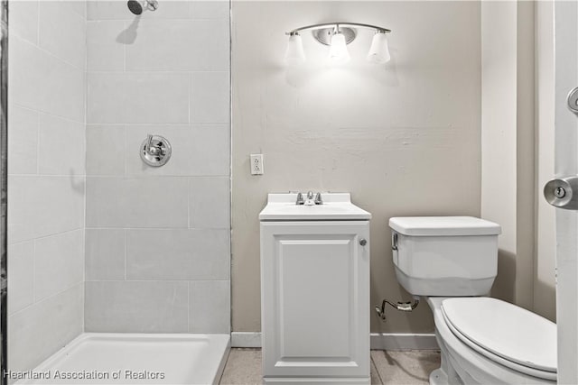 1108 Edgemoor Ave, Sebring, FL 33870 - full bathroom with tiled shower and vanity
