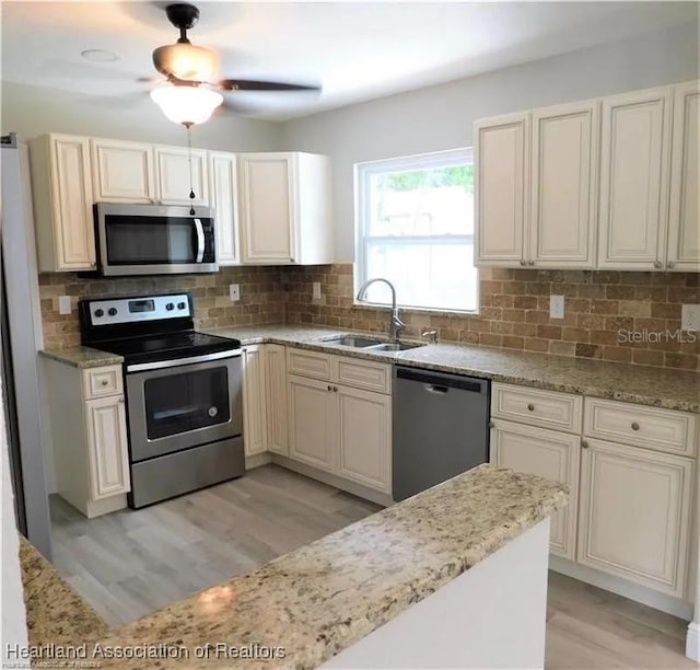 1374 Memorial Dr, Avon Park, FL 33825 - photo 4