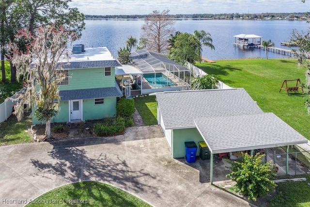 bird's eye view featuring a water view