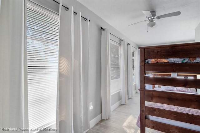 bedroom with ceiling fan