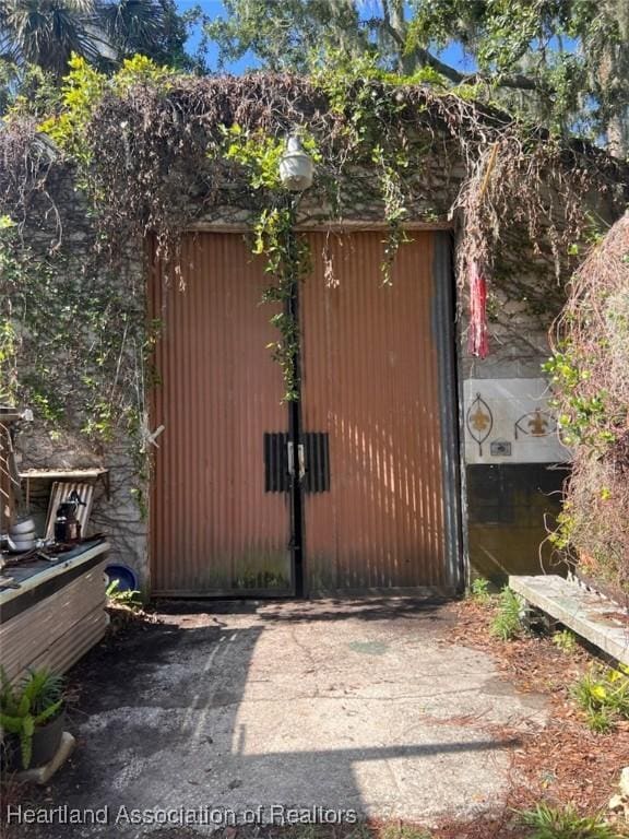 12115 S US Highway 41, Gibsonton, FL 33534 - view of gate