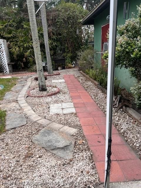 12115 S US Highway 41, Gibsonton, FL 33534 - view of yard