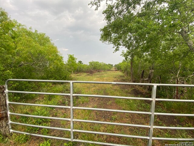 Listing photo 2 for 8 Fm 2814, Waelder TX 78959