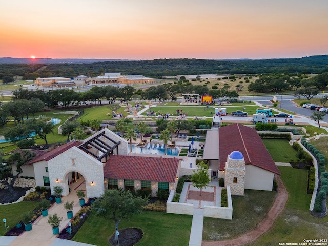 view of aerial view at dusk