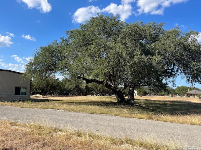 Listing photo 2 for 239 Appaloosa Holw, Bandera TX 78003