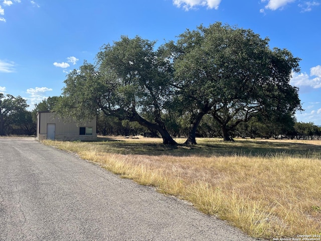 Listing photo 3 for 239 Appaloosa Holw, Bandera TX 78003