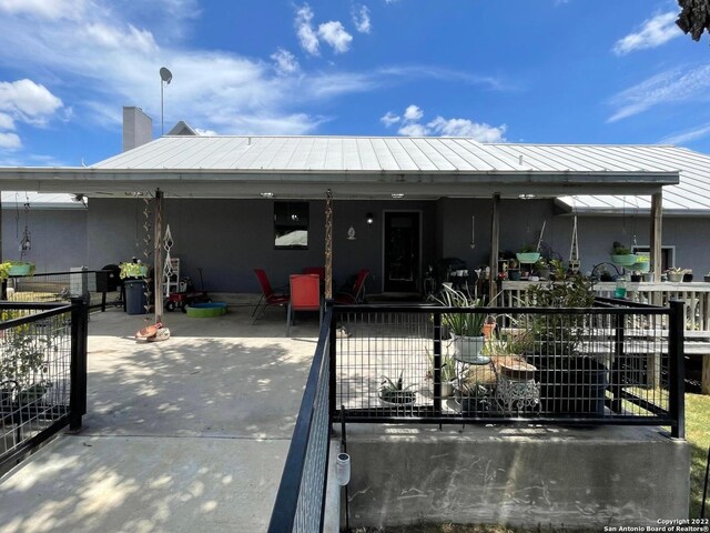 view of front of house with a patio