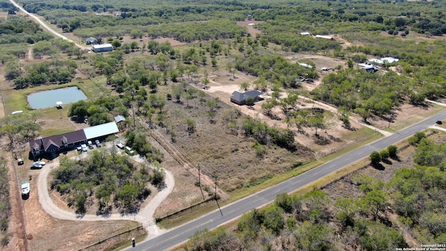 Listing photo 3 for 705 Rawhide Rd, Seguin TX 78155