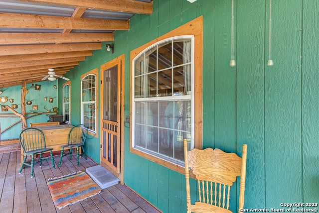 deck with ceiling fan