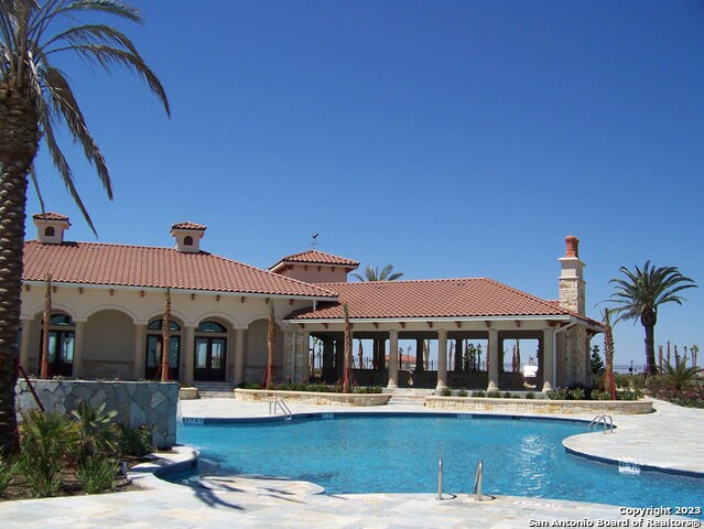 144 E Burgundy Bay Prt, Oconnor, TX 77982