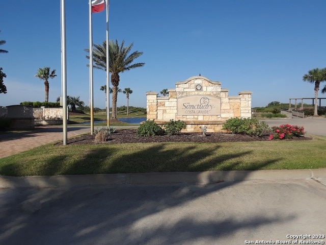 144 E Burgundy Bay Prt, Oconnor, TX 77982