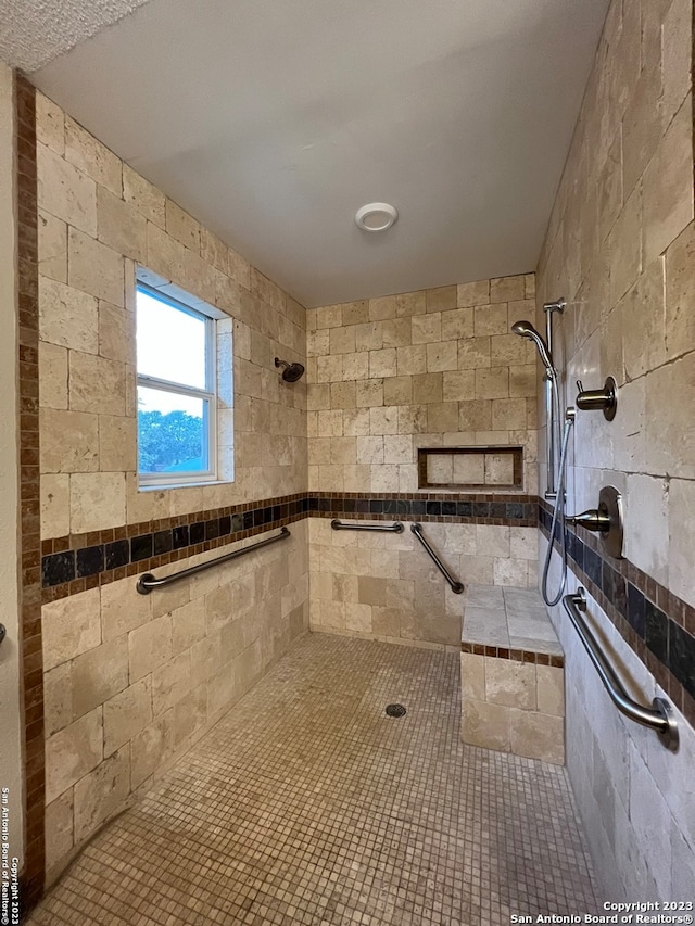 119 Cedar Tree Ln, Canyon Lake, TX 78133 - bathroom with a tile shower
