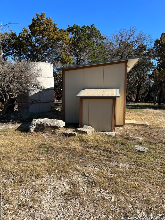 119 Cedar Tree Ln, Canyon Lake, TX 78133 - view of garage