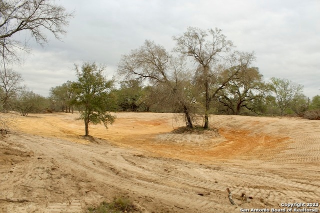 Listing photo 2 for 2725 County Road 770, Natalia TX 78059