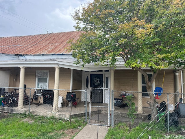 view of front of home featuring covered porch