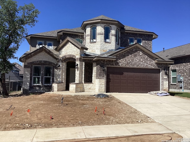 view of front facade featuring a garage