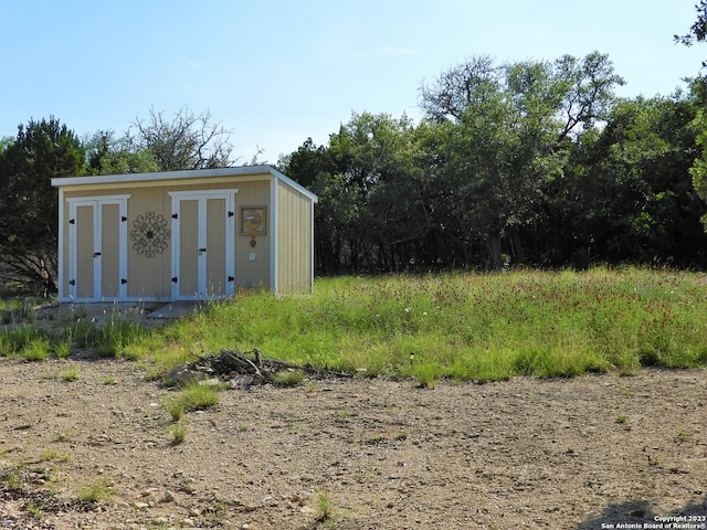 view of outdoor structure