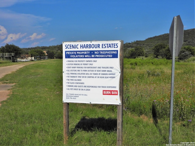 view of community / neighborhood sign