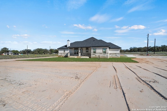 view of front of house featuring a porch