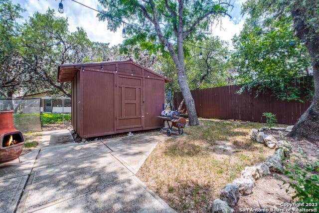 view of shed / structure