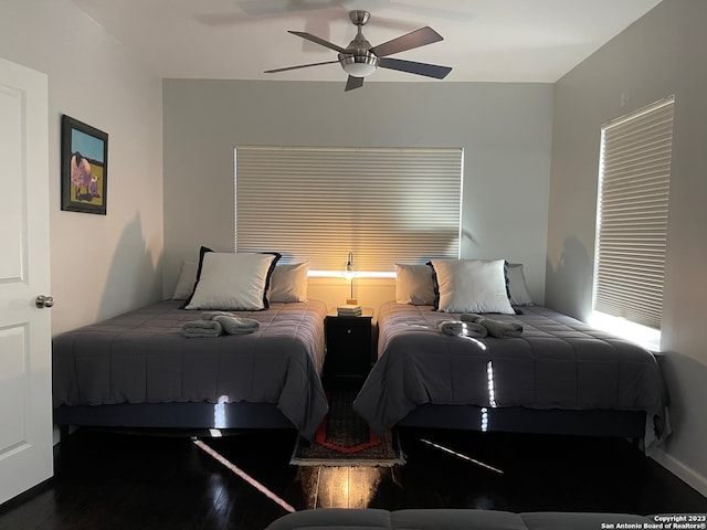 bedroom featuring ceiling fan