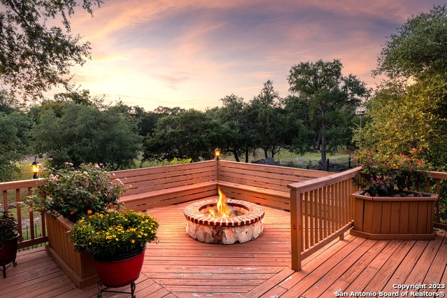 view of deck at dusk