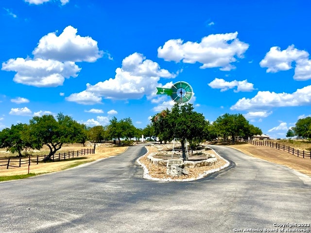 Listing photo 2 for 140 N Calvin Barrett, Blanco TX 78606