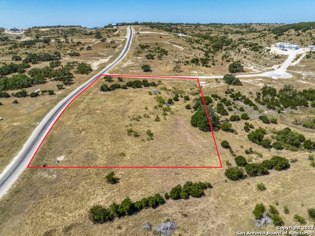 Listing photo 3 for 1496 Majestic Hills Dr, Blanco TX 78606