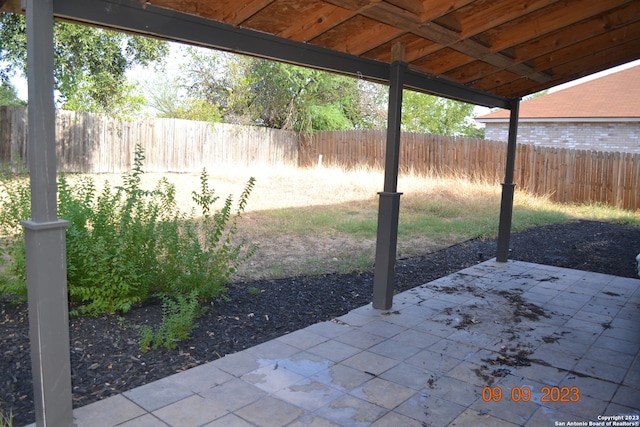 view of yard with a patio area