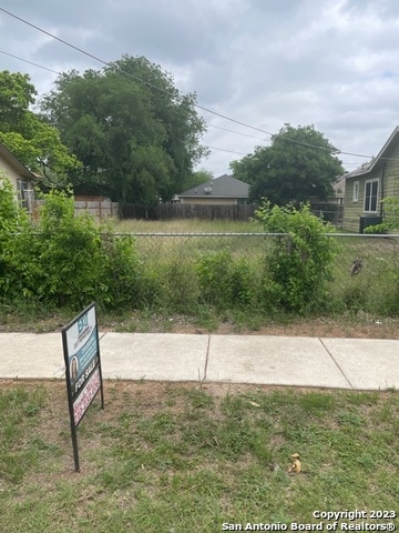 Listing photo 2 for 225 W Petaluma Blvd, San Antonio TX 78221