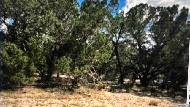 Listing photo 2 for 129 Camp Verde Rd, Bandera TX 78003