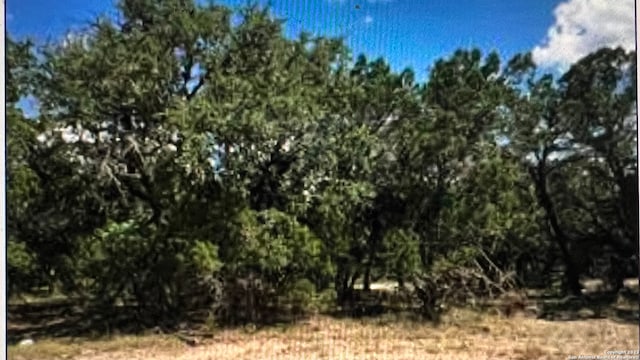 Listing photo 3 for 129 Camp Verde Rd, Bandera TX 78003