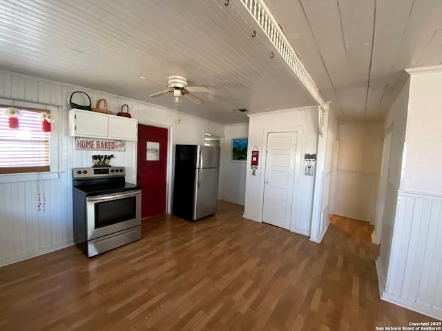 kitchen featuring ceiling fan, white cabinets, appliances with stainless steel finishes, and hardwood / wood-style flooring