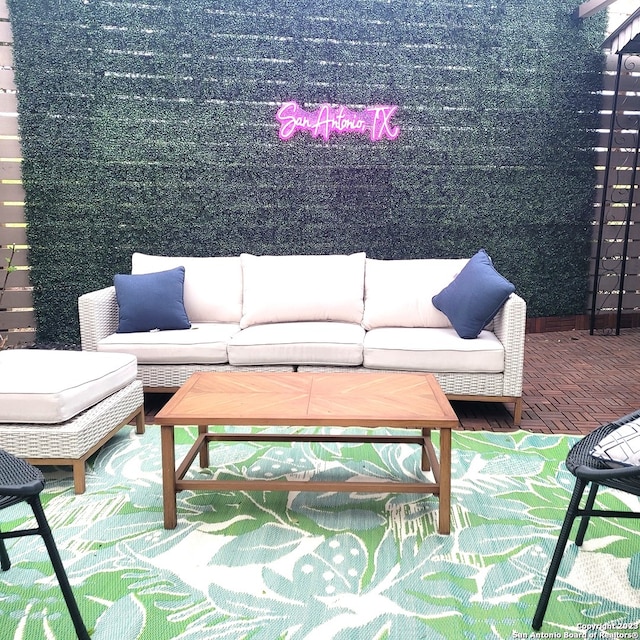 view of patio featuring an outdoor hangout area