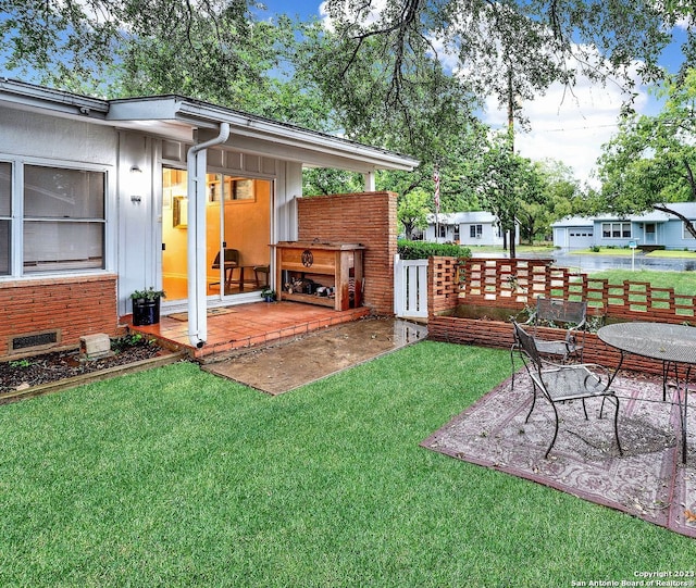 view of yard featuring a patio