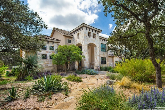 view of mediterranean / spanish-style house