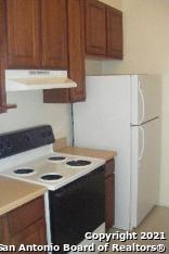 kitchen featuring electric stove