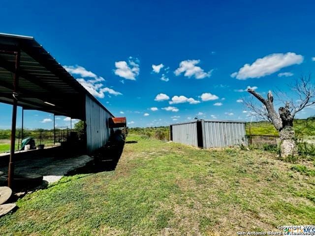 Listing photo 3 for 5881 Fm 758, Seguin TX 78155