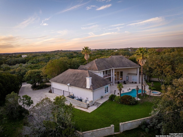 view of aerial view at dusk