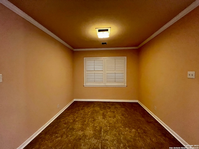 empty room with ornamental molding