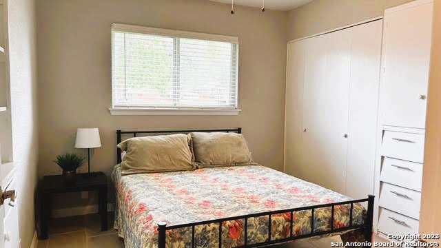 bedroom featuring a closet