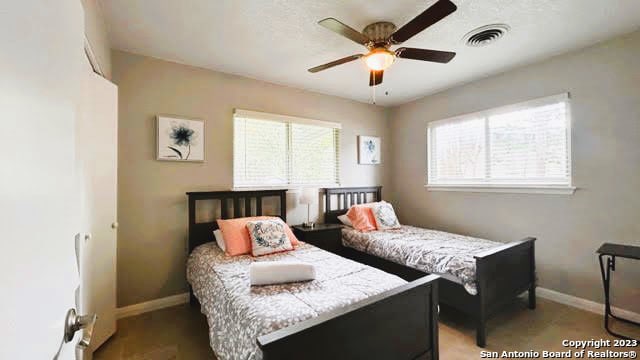 bedroom with ceiling fan