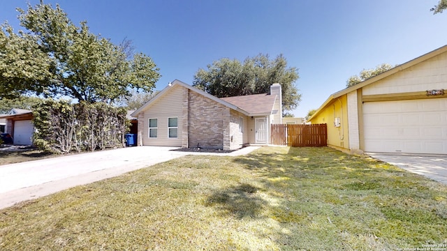 view of front of home with a front lawn